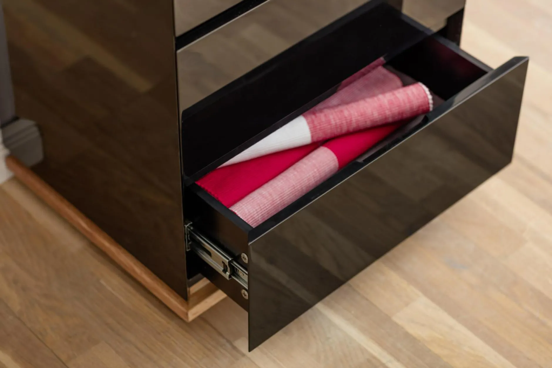 Clearance Highboard CHIARO Highboards