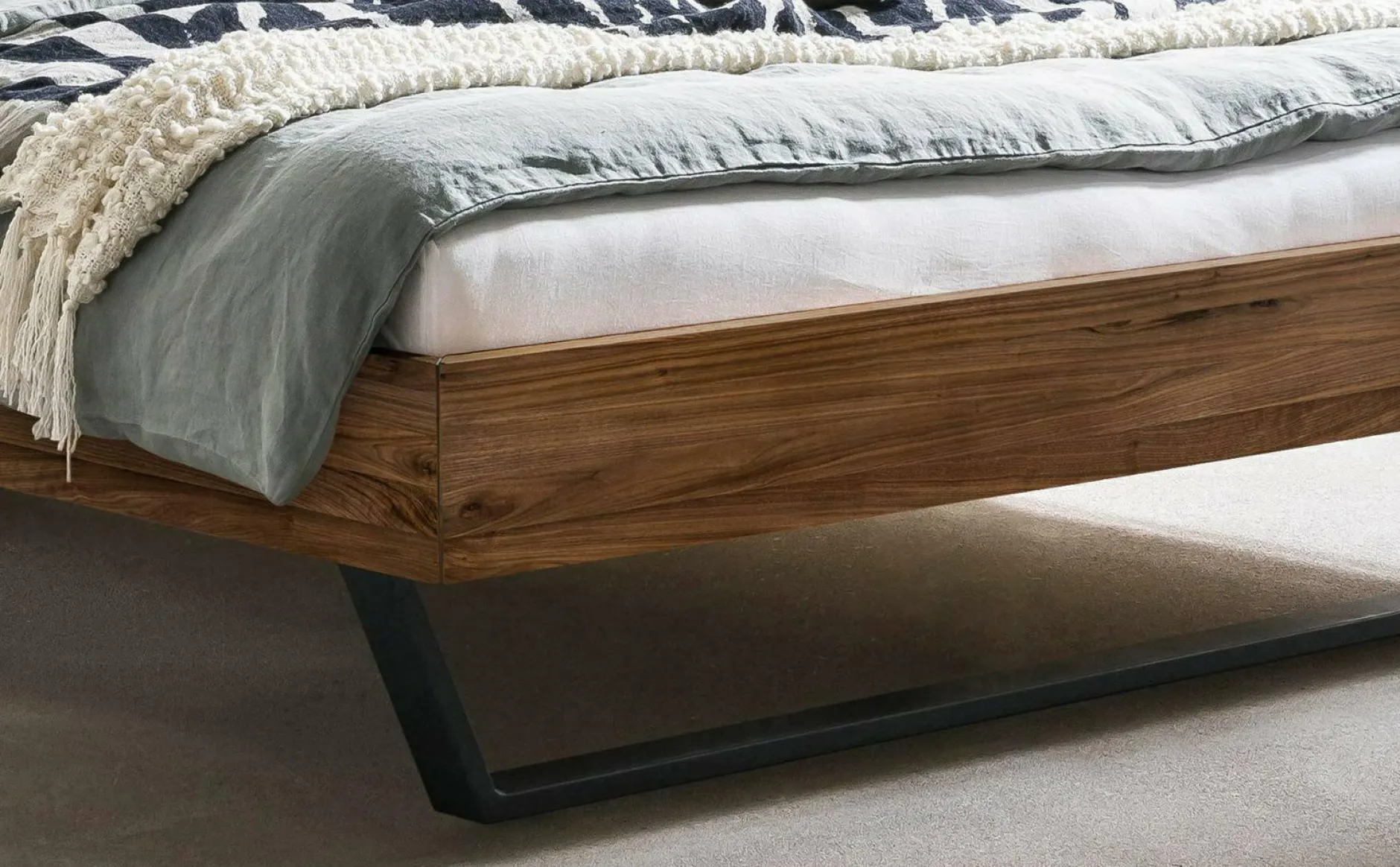 New Holzbett SARIANO Holzbetten